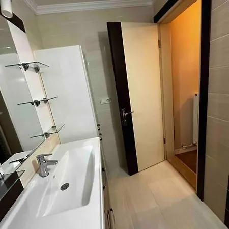 Davutlar Denize Yakin Yazlik Hotel Kusadası